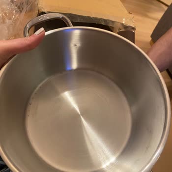 Çeyiz Siparişinde Lekeli Tencereler Ve Promosyon Eksikliği