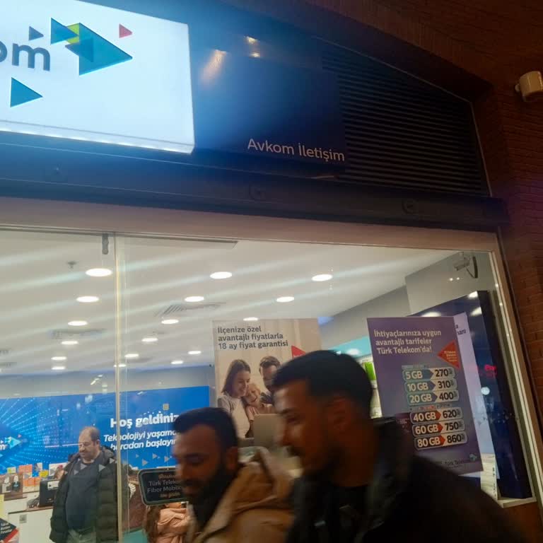 Türk Telekom Bayisinde Çalışanın Kaba Davranışı Ve Müşteri Saygısızlığı