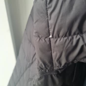 Dikiş Hatası Nedeniyle Kaz Tüyü Dökülen Montun Ücret İadesi Gerçekleşmedi