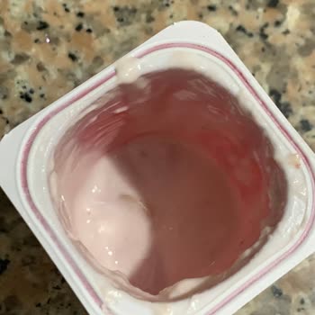 Eker Probiyotik Yoğurttan Kurt Çıktı!