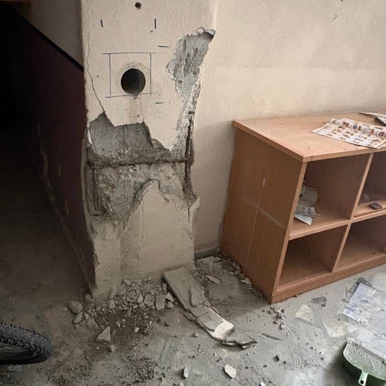 Büyükçekmece Belediyesi Karot Çalışması Sonrası Bina Çevresi Kirli Ve Dağınık Bırakıldı