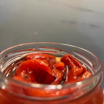 İftar Saati Kırmızı Biber Kavanozunda Saç Teliyle Büyük Hayal Kırıklığı