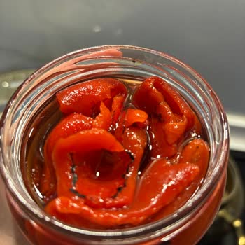 İftar Saati Kırmızı Biber Kavanozunda Saç Teliyle Büyük Hayal Kırıklığı