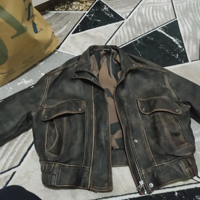 Derimod Deri Cekette Renk Aktı Ve Beden Küçülmesi: 14 Bin TL’lik Ücretin İadesi Talebi