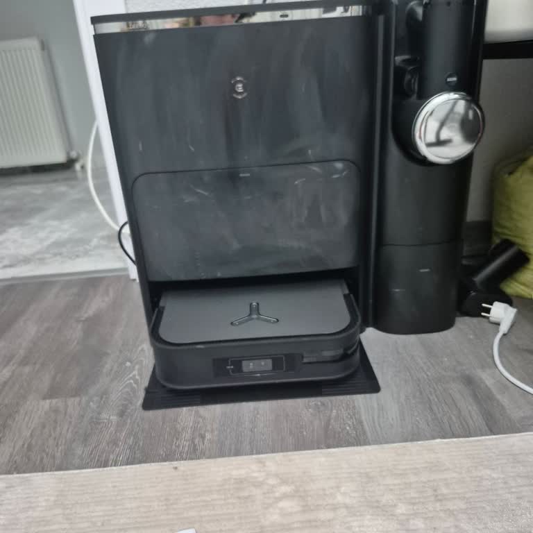 Ecovacs X2 Combo Media Markt Servisinde Çizik Ve Kırık Parça Değişimi Sorunu