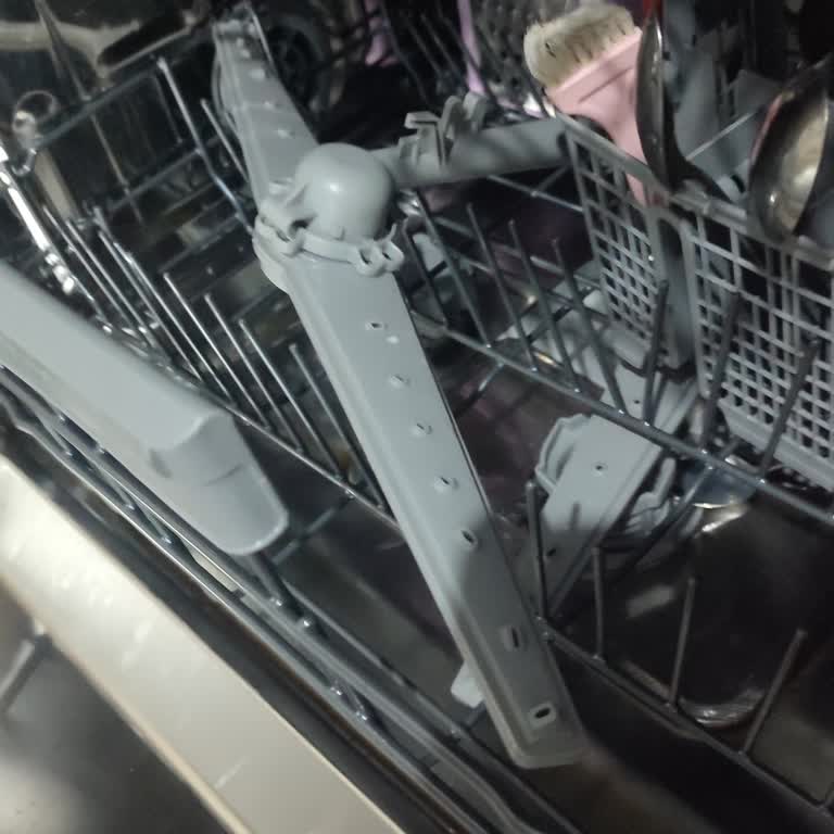Sürekli Çıkan Pervane Ve Çekmece Sorunları Garantili Bulaşık Makinesinde Çözüm Bulunamıyor