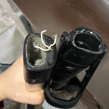 Philips Xc7040 Süpürge Üst Kısmı Sürekli Kırılıyor, Ücretsiz Değişim Talep Ediyorum