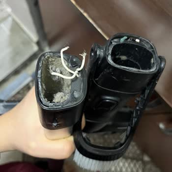 Philips Xc7040 Süpürge Üst Kısmı Sürekli Kırılıyor, Ücretsiz Değişim Talep Ediyorum