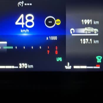 Sıfır Kilometrede Elektronik Sistem Arızaları Ve Cam Çatlağı Nedeniyle Araç Değişimi Talebi