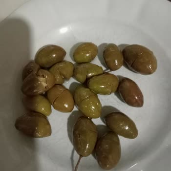 @dogalbahceurunleri_ Zeytin Acı, Suyu Kararmış Ve Tadı Yok, Köy Ekmeği İse Hiç Gönderilmedi