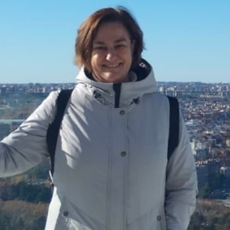 Cuenta de Badoo bloqueada por error, solicito revisión y recuperación