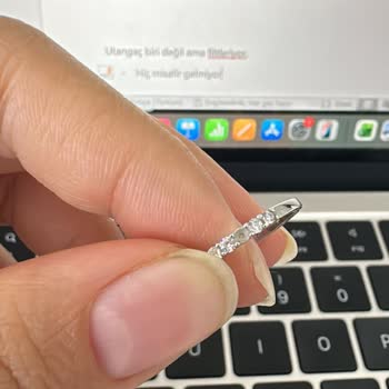 Pırlanta Yüzüğün İki Kez Taş Düşmesi Ve Değişim İhmaline Karşı Şikayet