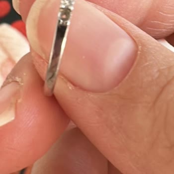 Pırlanta Yüzüğün İki Kez Taş Düşmesi Ve Değişim İhmaline Karşı Şikayet