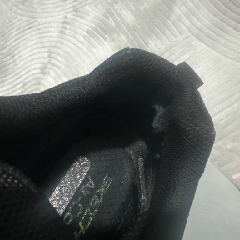 6.500 TL’lik Skechers Ayakkabısının 2 Ayda Yırtılması Ve Değişim İsteği