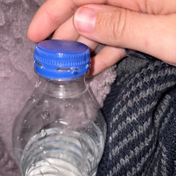 Damla Su Şişelerinin Kapaklarındaki Keskin Parçalar Çocukları Tehlikeye Atıyor