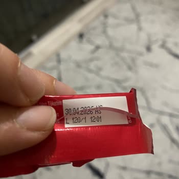 Ülker Napoliten Çikolatalarında Beyaz Lekeler Ve Zehirlenme Riski