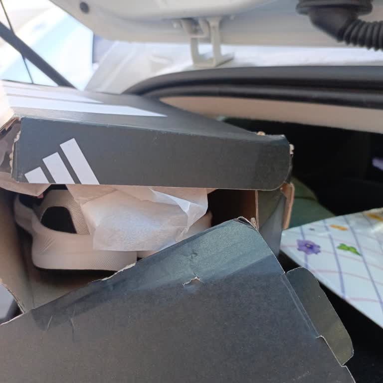 30.5 Numaralı Ayakkabım 28 Olarak Gönderildi, Kargo Ücreti İadesi Talep Ediyorum