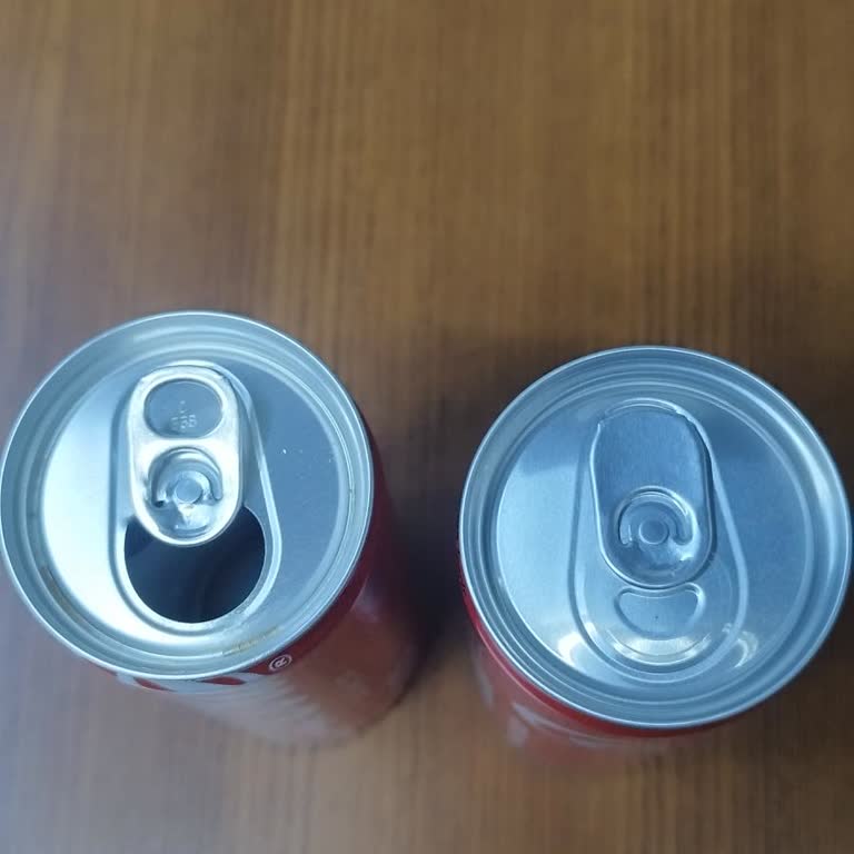 Coca-Cola Kutusundaki Pipet Deliği Eksikliği