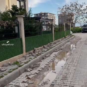 Seyrek/Menemen'deki Bozuk Yollar, Kaldırımlar, Pislik Ve Düzensizlik
