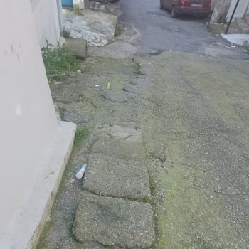 Buca Ufuk Mahallesi Merdivenleri Tehlikeli, Yenilenmesi Acil