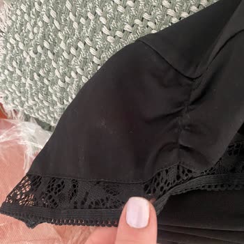 Milla'dan Kullanılmış Ve Lekeli Elbise Şikayeti