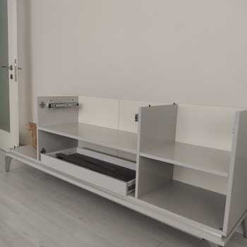 Mobilyalar Eksik Ve Kırık, Temiz Olmadan Teslim Edildi