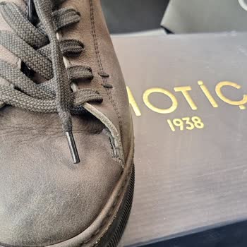 Kısa Sürede Derili Ayakkabının Yırtılması Ve Garanti Talebinin Reddi