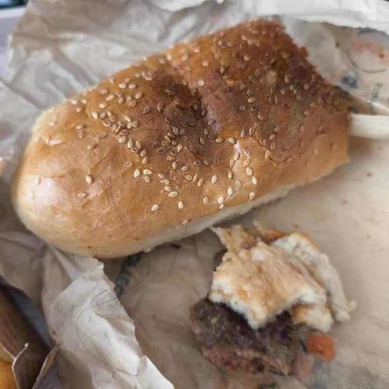 Köfte Ekmekte Saç Sorunu, Yetersiz İade Ve Ciddiyetsiz Şikayet Yönetimi