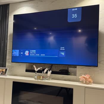 Samsung 85U8000 Televizyonda Renkli Çizgiler Ve Uygulama Uyumsuzluğu Nedeniyle Değişim Reddi