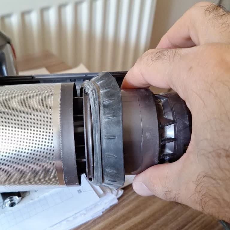 Dyson Servisinde Motor Parçası Oynama Sorunu Ve Haksız Ücretli Tamir Talebi