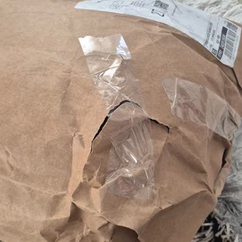 Bershka Montunun Kırılgan Paketlenmesi Müşteri Güvenini Zedeliyor