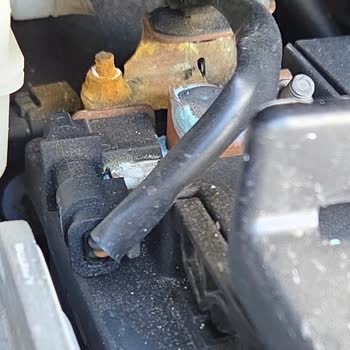 Yeni Opel Grandland’da Akü Oksitlenmesi Ve Kaput Boya Ateşi Garanti Talebi