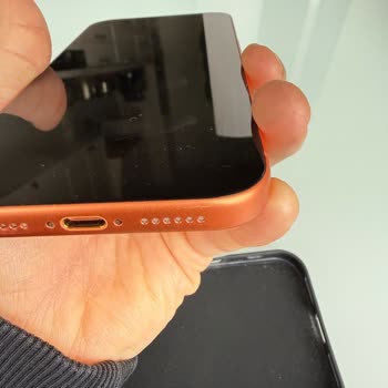 Apple İphone 17 Pro Max'te Düşürülmeden Çatlama Ve Bükülme: Üretim Hatası İddiası