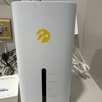 Kirli Ve Çizik Modem Nedeniyle Hız Düşüklüğü Ve Cevapsızlık Şikayeti