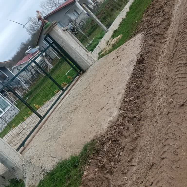 Altyapı Çalışmaları Sırasında Yollar Bozuldu Ve Elektrik Hattı Zarar Gördü