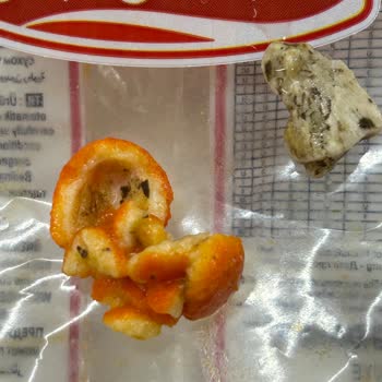 Soslu Fıstığın İçinde Çakıl Taşı: Sağlık Riski Ve Kontrol Talebi