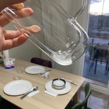 Jumbo Bardak Setinde Su Alması Ve Değişim Talebi