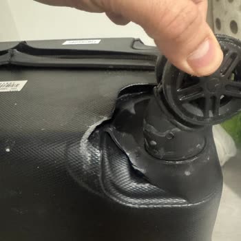 Türk Hava Yolları'ndan Valizim Hasarlı, Yetkili Servise Götürme Şartı Haksız