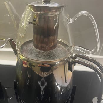 Paslanmış Çaydanlık İçin Sağlık Endişesi Ve Değişim Talebi