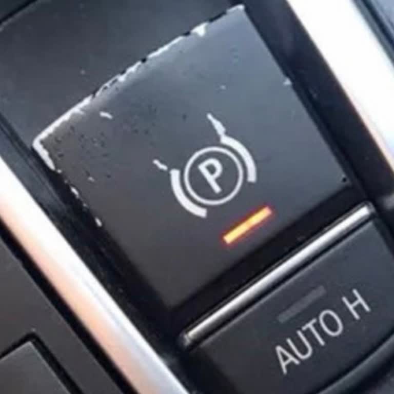 BMW 525 F10 El Freni Tuşu Boya Soyulması Ve 9.300 TL Parça Ücreti Şikayeti