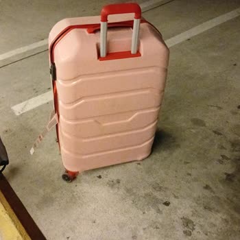 Kırık Valiz Tekerlekleri Ve Yetersiz Tazminat