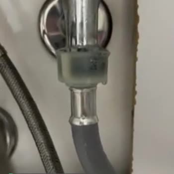Bosch Çamaşır Makinemde Hortumun Olduğu Yer Su Akıtıyor!