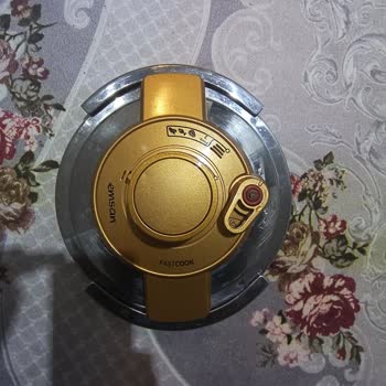 Emsan Düdüklü Tencere Nohut Pişirirken Patladı, Mutfak Ve Salon Yemekle Kaplandı