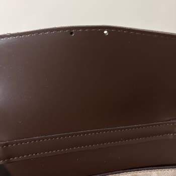 Kahverengi Baget Çantamda Kırık Kilit Ve Zipper Sorunları