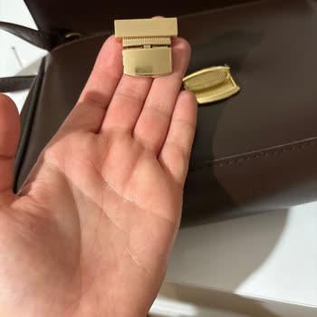Kahverengi Baget Çantamda Kırık Kilit Ve Zipper Sorunları