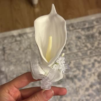 İlan Edilen Çiçekle Gelen Çiçek Arasındaki Fark Ve Satıcının Cevapsızlığı