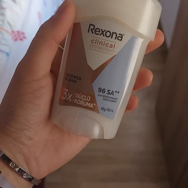 Koltuk Altı Deodorantı Kıyafetlerde Beyaz Lekeler Bırakıyor