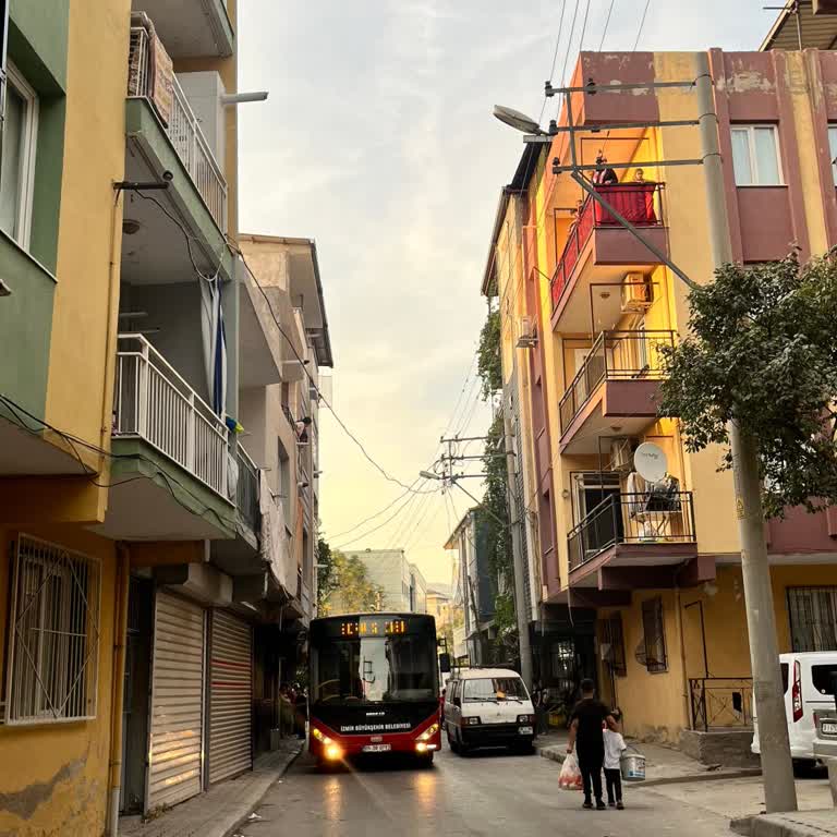 Dar Sokaklarda Tek Yön Otobüs Güzergahı Sebebiyle Trafik Ve Gürültü Sorunu