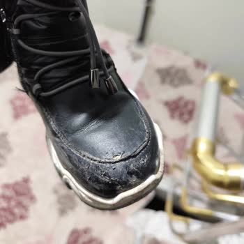 Kürklü Çocuk Çizmesi Bir Ayda Yırtıldı, Mağaza Kullanıcı Hatası İddiası