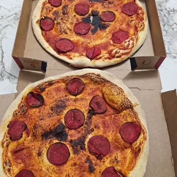 Orta Kısmı Yanmış Pizza İçin Tam Ücret İadesi Talebi